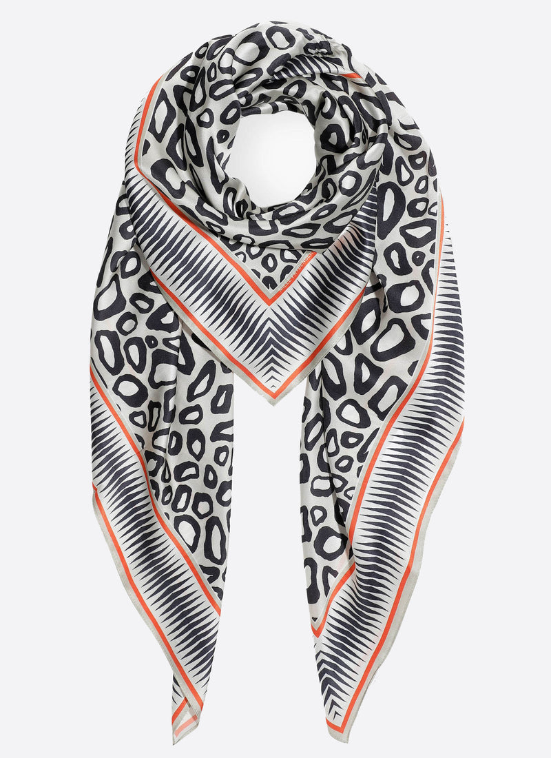 SILK SCARF Giraffe