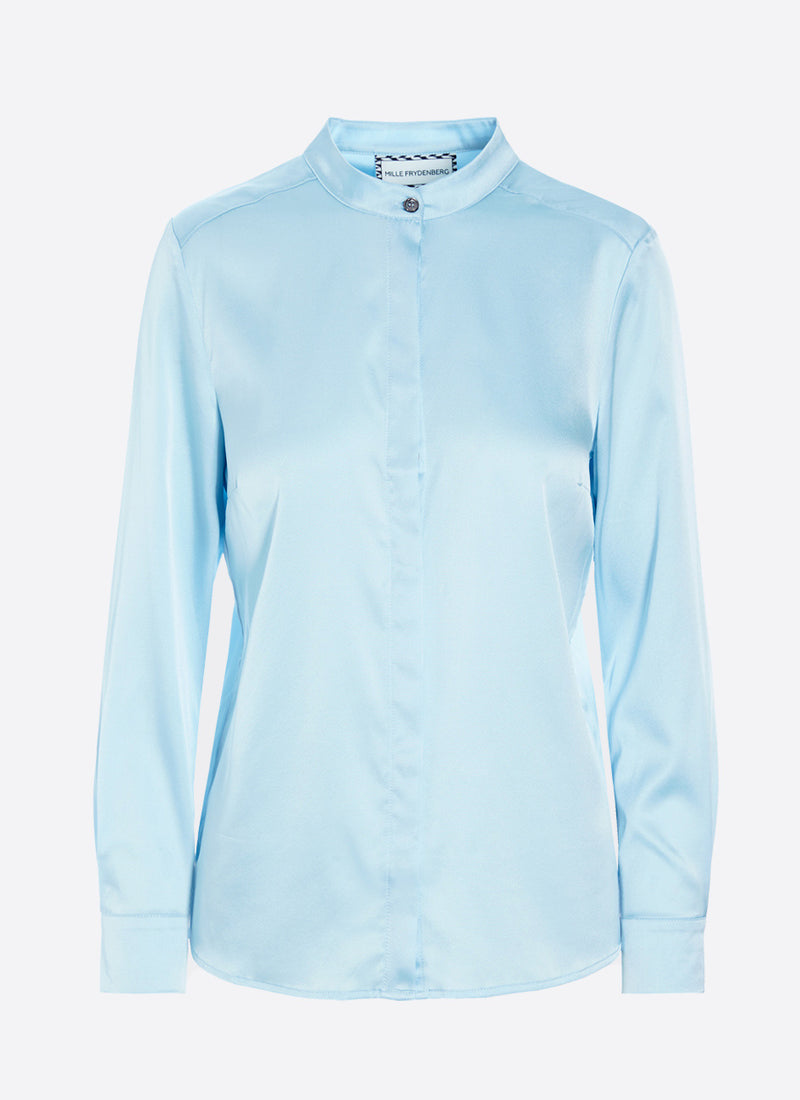 klassisk lyseblå skjorte i silke satin